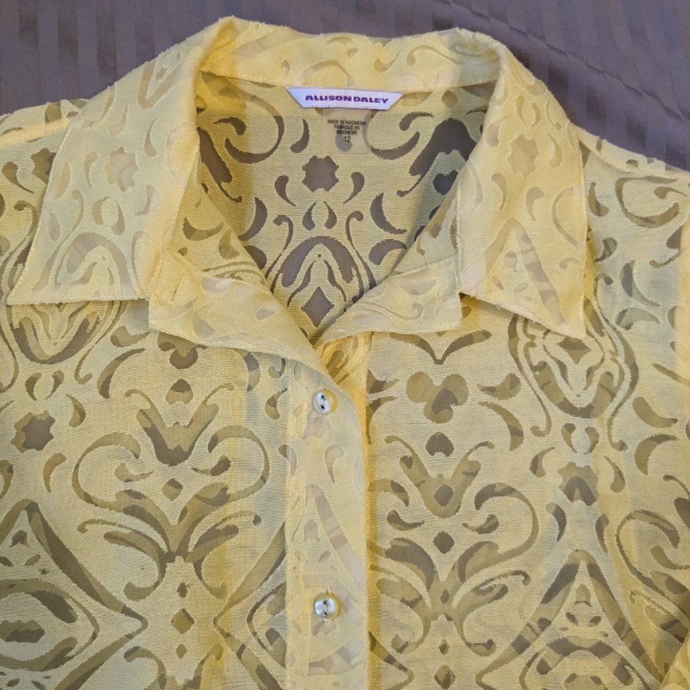 Allison Daley 2 Piece Set Yellow Button Up Lace Top and Matching Tank - Picture 7 of 13